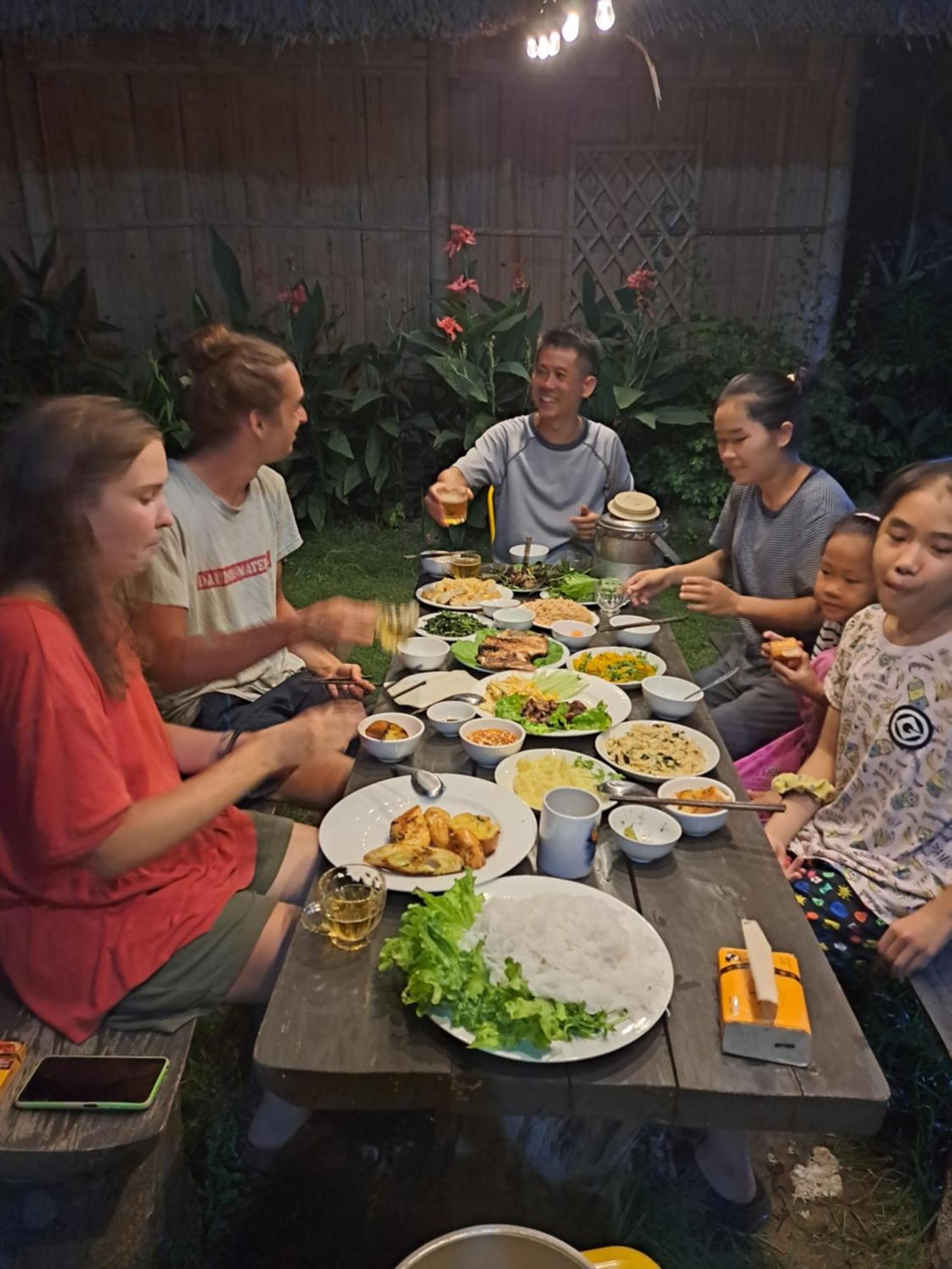 Homestay Field - Bungalow, Ha Giang Loop Tour, Motorbikes Rental Екстериор снимка