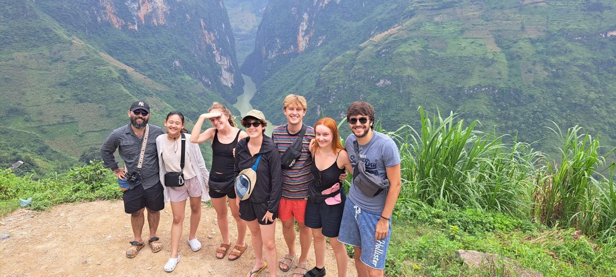Homestay Field - Bungalow, Ha Giang Loop Tour, Motorbikes Rental Екстериор снимка
